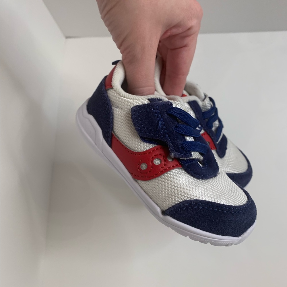 Saucony baby sneaker size 4.5